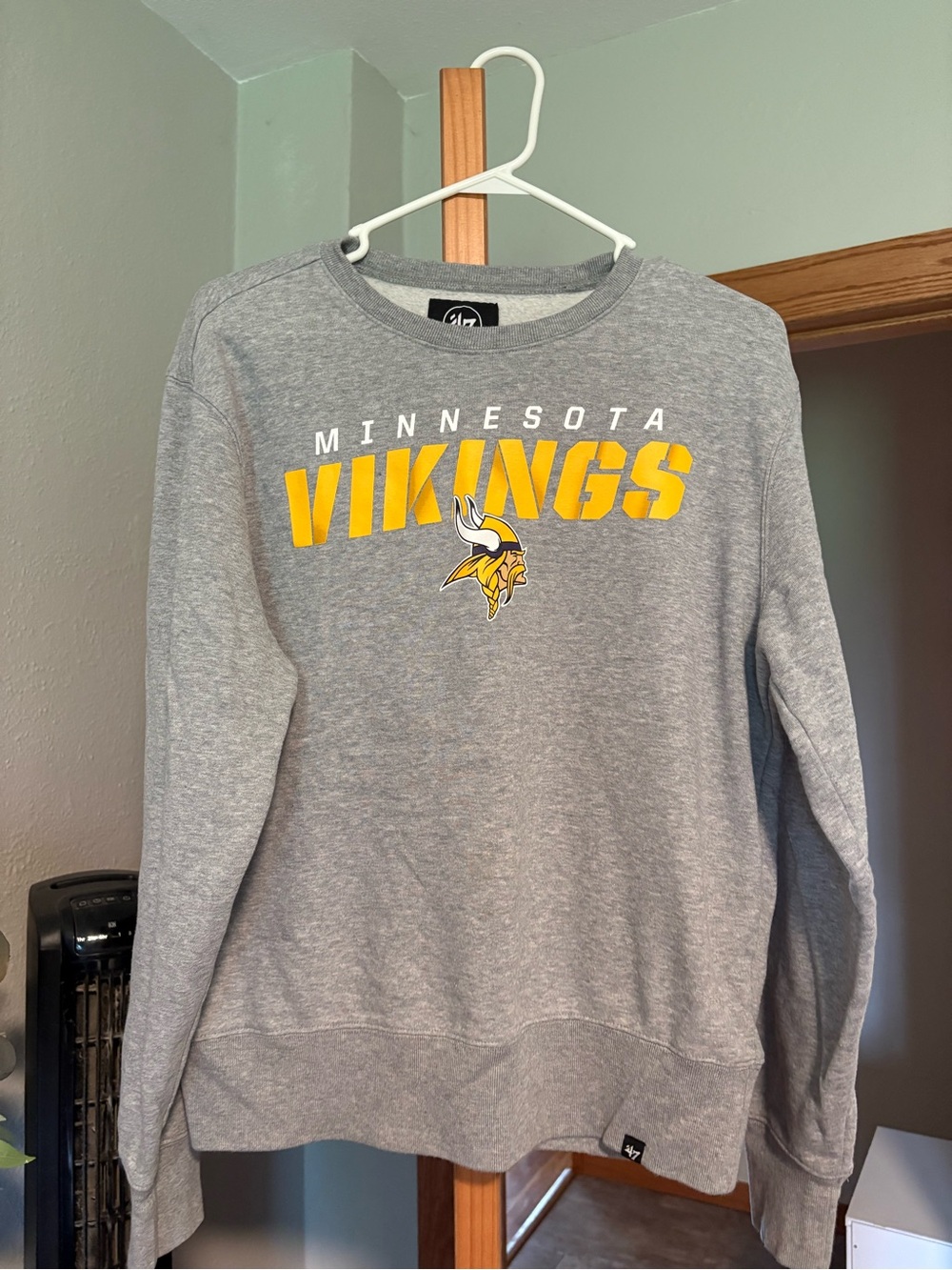 47 Minnesota Vikings Gray Crewneck with Yellow Logo
